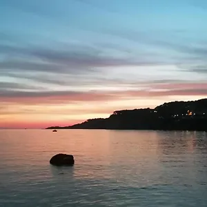 https://o-petit-monde.fr-provencehotel.com